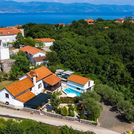 Feriehus Awesome In Risika