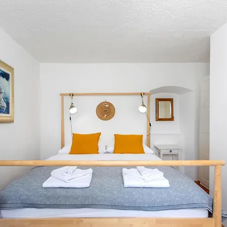 Ferienhaus Awesome In Risika